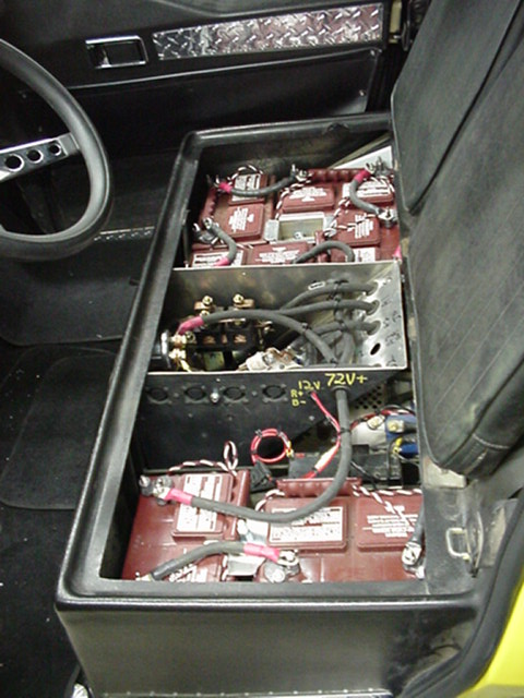 Left view of the battery pack and open drive control box