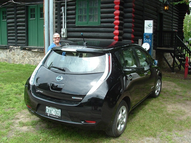 Nissan Leaf electric car parked at Chateau Montebello charging station